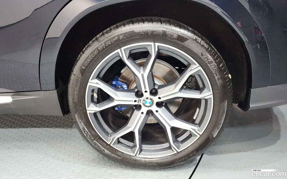 BMW X6 xDrive30d M 2024 — миниатюра 2