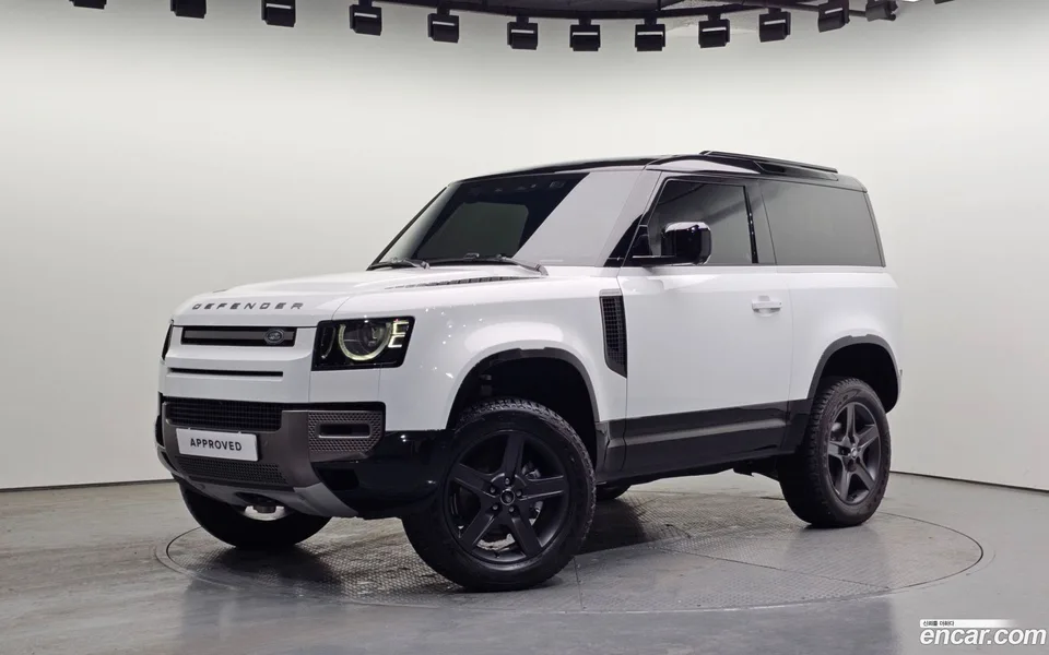 Land Rover Defender 90 D250 X- SE 2025 — фото 1, купить с доставкой в Москву