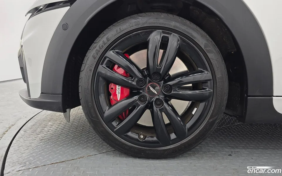 MINI Cooper S Convertible JCW 2022 — миниатюра 5