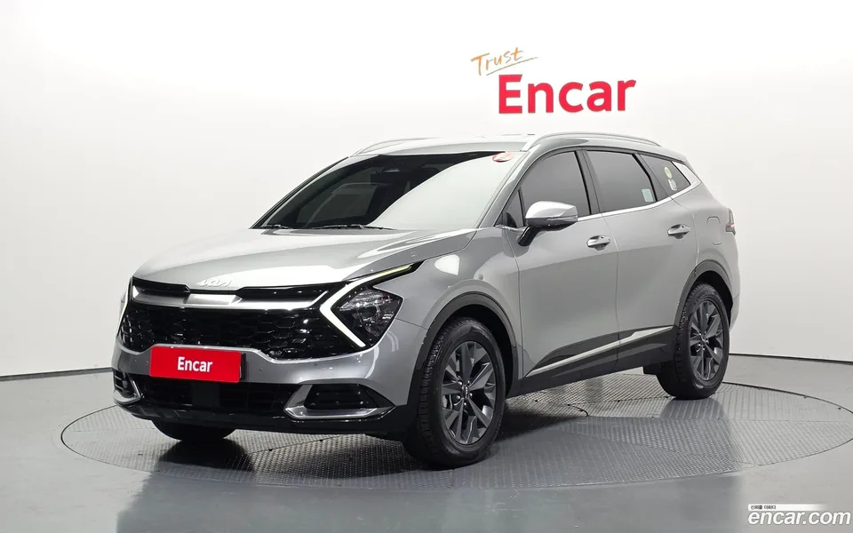 Kia Sportage 1.6 4WD 2023 — фото 1, купить с доставкой в Москву