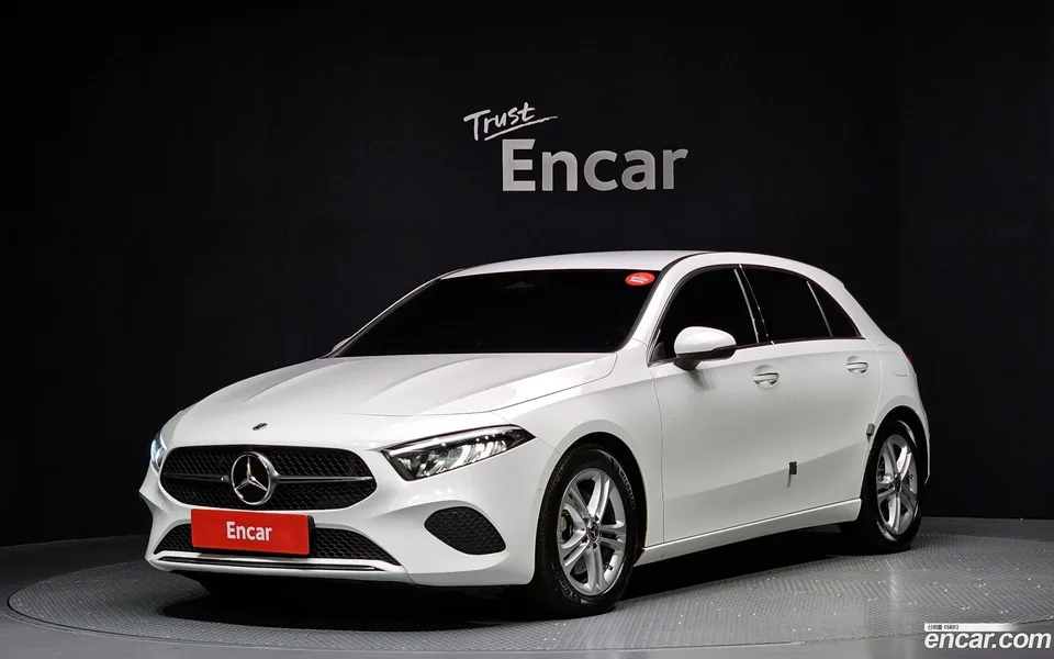 Mercedes-Benz A-Class A220 2023 — фото 1, купить с доставкой в Москву