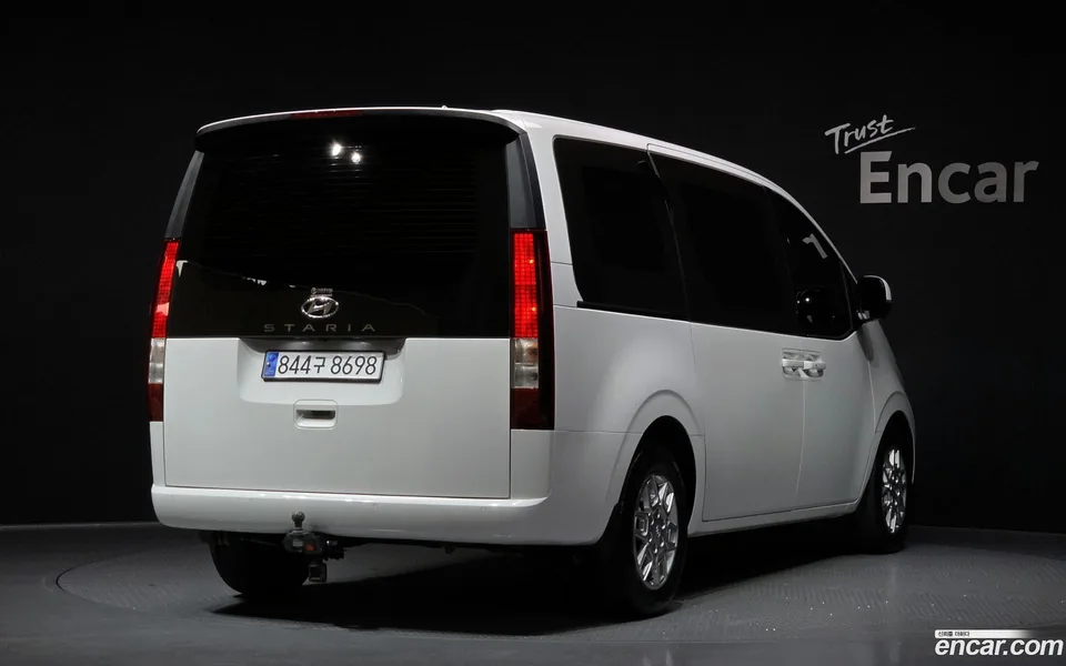 Hyundai Staria 3 2023 — миниатюра 2
