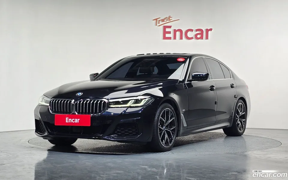 BMW 5 Series 530i xDrive M 2022 — фото 1, купить с доставкой в Москву