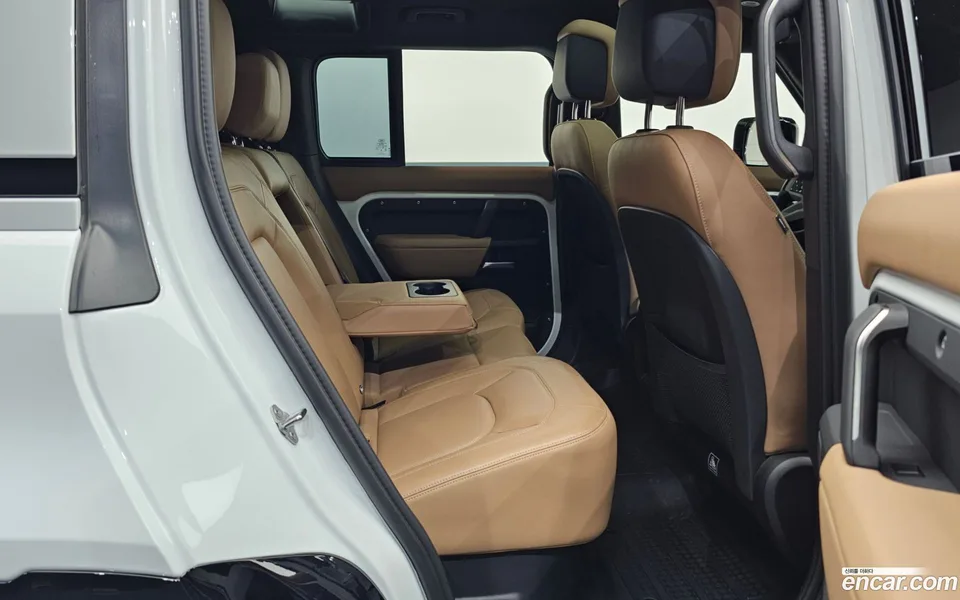 Land Rover Defender 110 P300 X- SE 2025 — миниатюра 5