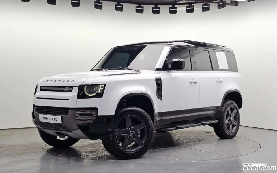 Land Rover Defender 110 P300 X- SE 2025 — фото 1, купить с доставкой в Москву