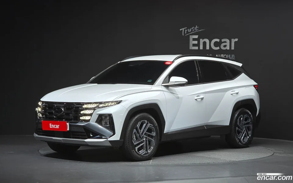 Hyundai Tucson Hybrid NX4 HEV 1.6 2WD 2024 — фото 1, купить с доставкой в Москву