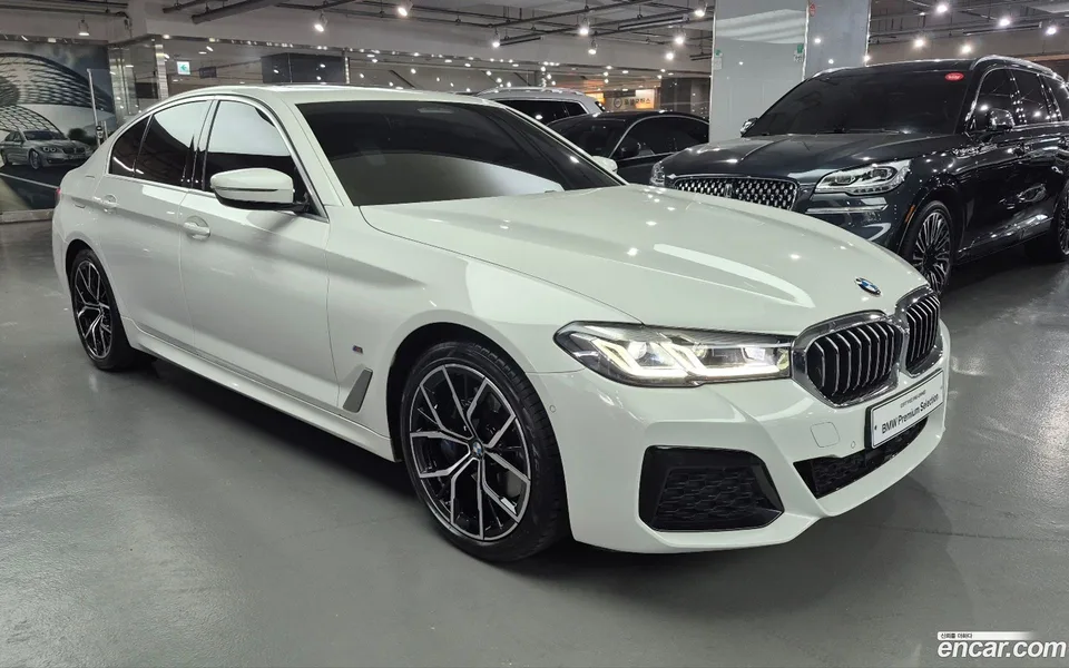 BMW 5 Series 530i xDrive M 2022 — миниатюра 3