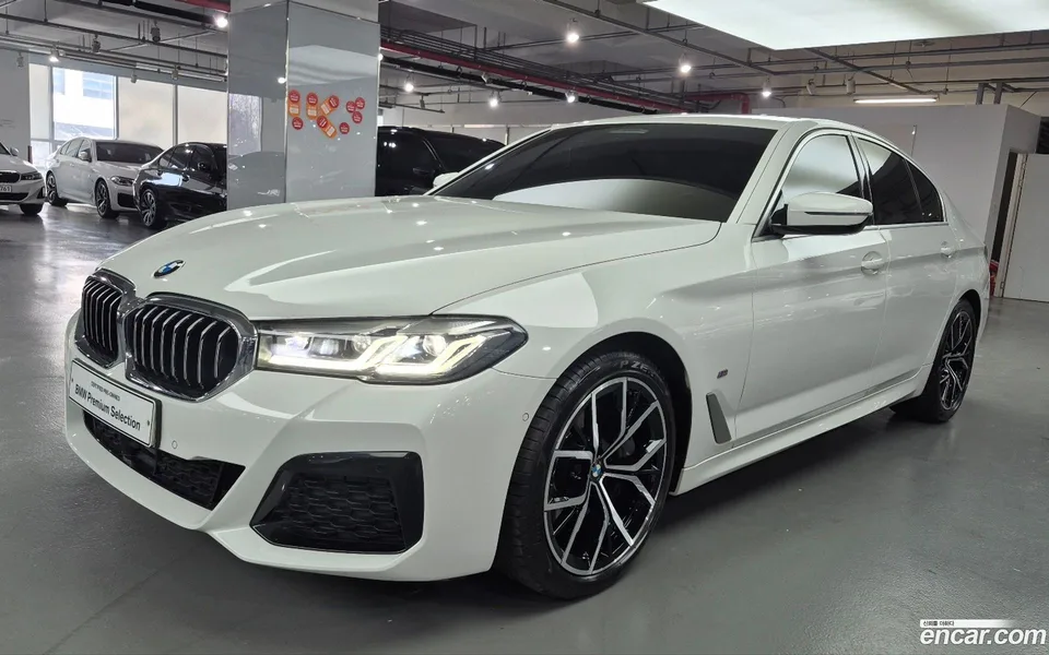 BMW 5 Series 530i xDrive M 2022 — фото 1, купить с доставкой в Москву