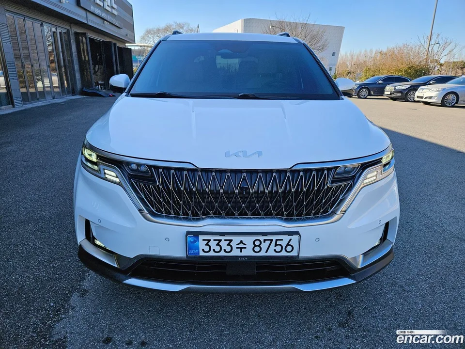 Kia Carnival 7 2022 — фото 1, купить с доставкой в Москву