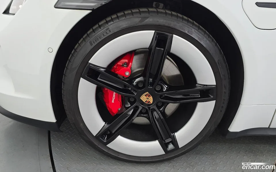 Porsche Taycan 4S 2025 — миниатюра 2