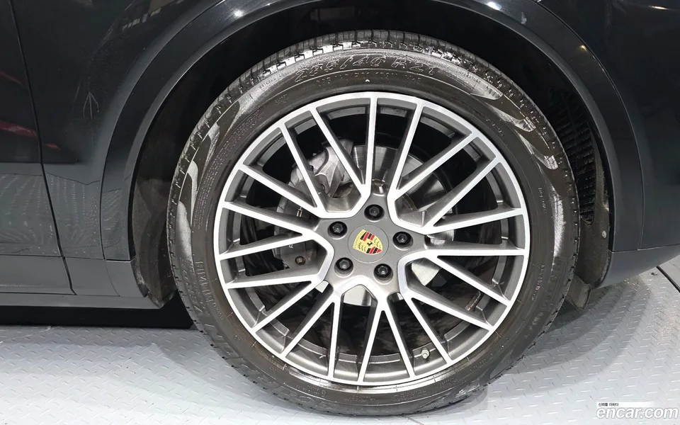 Porsche Cayenne 3.0 2022 — миниатюра 2