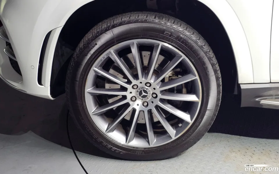 Mercedes-Benz GLE-Class GLE400d 4MATIC 2023 — миниатюра 2