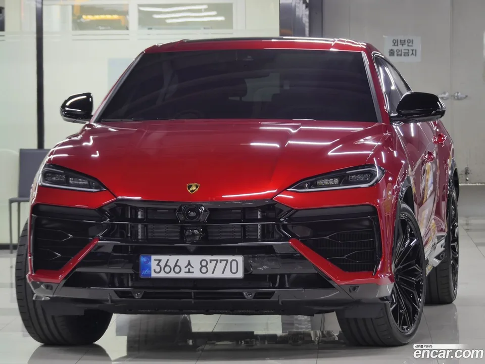 Lamborghini Urus 4.0 V8 SE 2025 — фото 1, купить с доставкой в Москву
