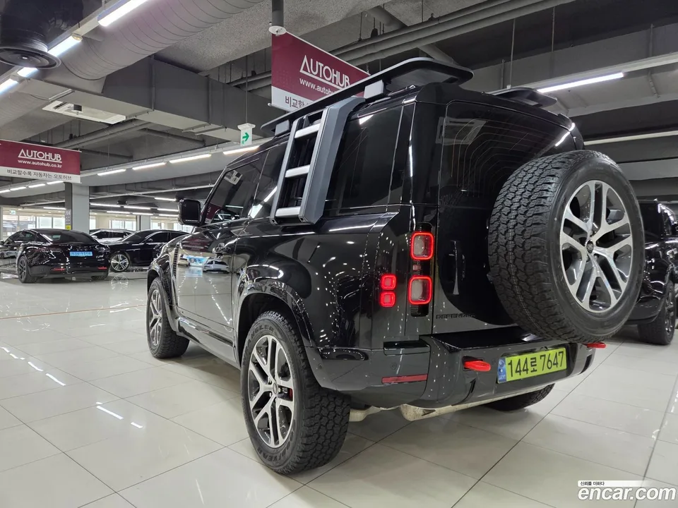 Land Rover Defender 90 P400 X 2025 — миниатюра 5