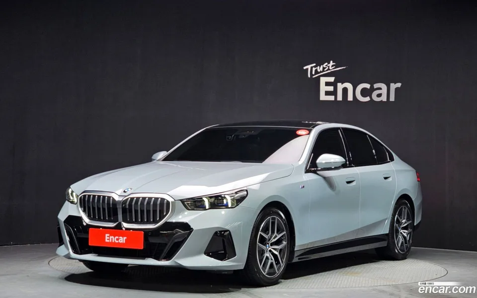 BMW 5 Series 523d M 2024 — фото 1, купить с доставкой в Москву