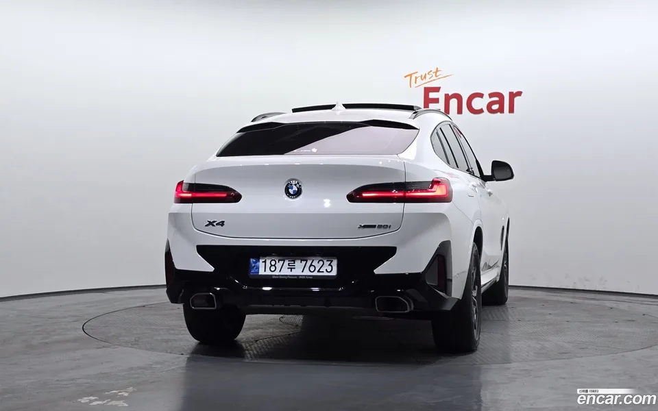 BMW X4 xDrive20i M 2023 — миниатюра 4