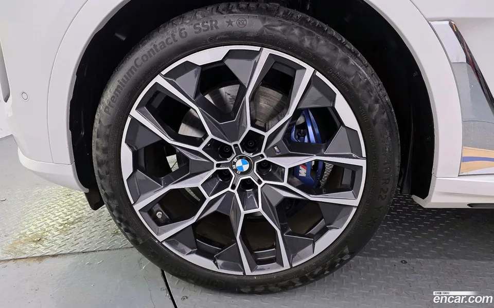 BMW X7 xDrive 40i M 6 2023 — миниатюра 2