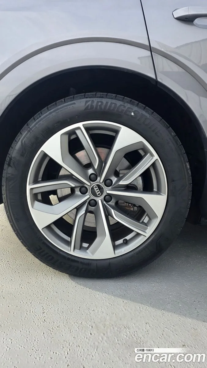 Audi e-tron 55 2023 — миниатюра 2