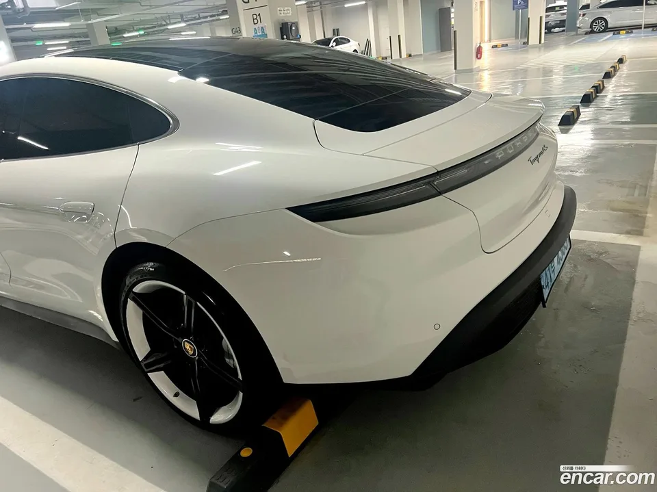 Porsche Taycan 4S 2023 — миниатюра 2