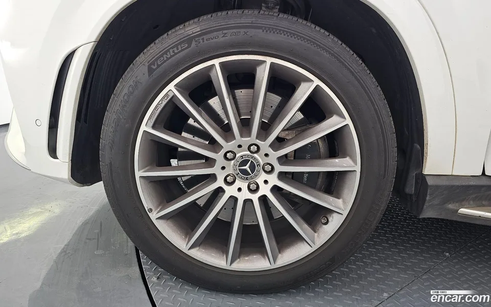 Mercedes-Benz GLE-Class GLE400d 4MATIC 2023 — миниатюра 5