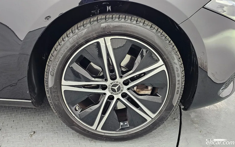 Mercedes-Benz A-Class A220 2025 — миниатюра 2