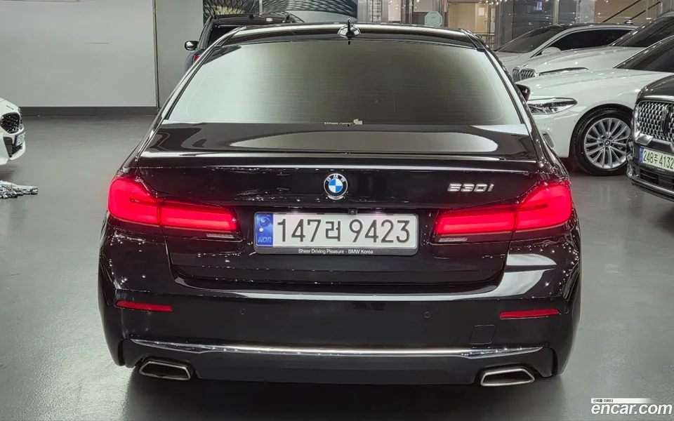 BMW 5 Series 530i 2023 — миниатюра 4