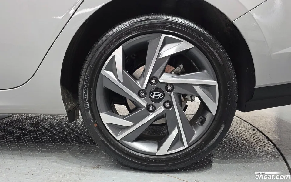 Hyundai Avante CN7 1.6 2024 — миниатюра 2