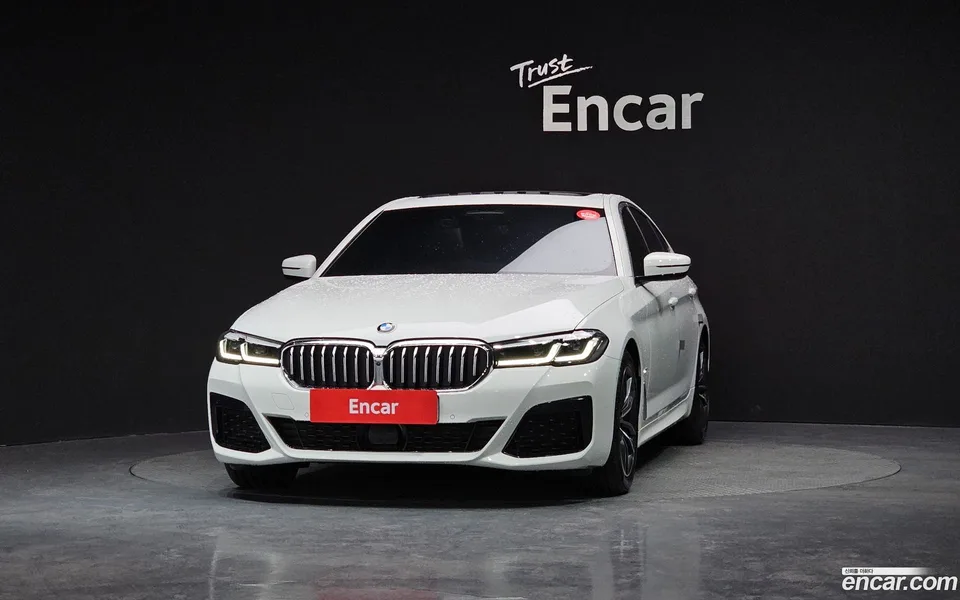 BMW 5 Series 520i M 2023 — миниатюра 3