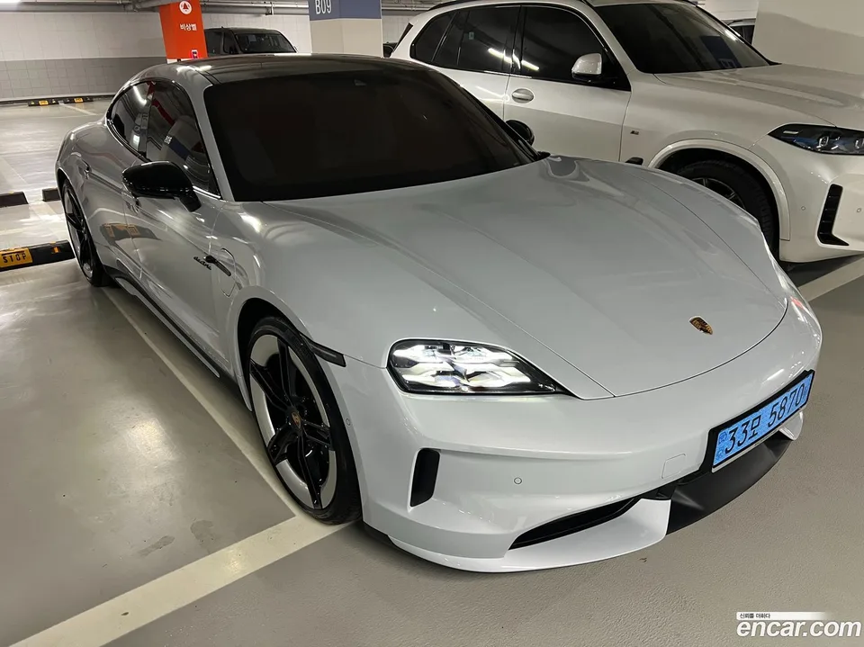 Porsche Taycan 4 2025 — photo 1, buy with delivery to Moscow