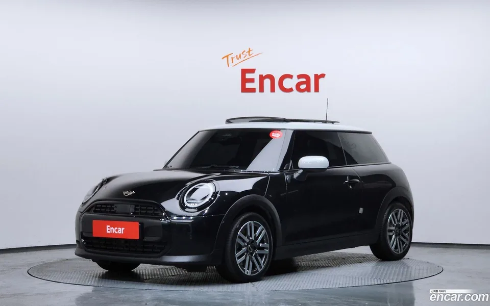 MINI Cooper C 2025 — фото 1, купить с доставкой в Москву