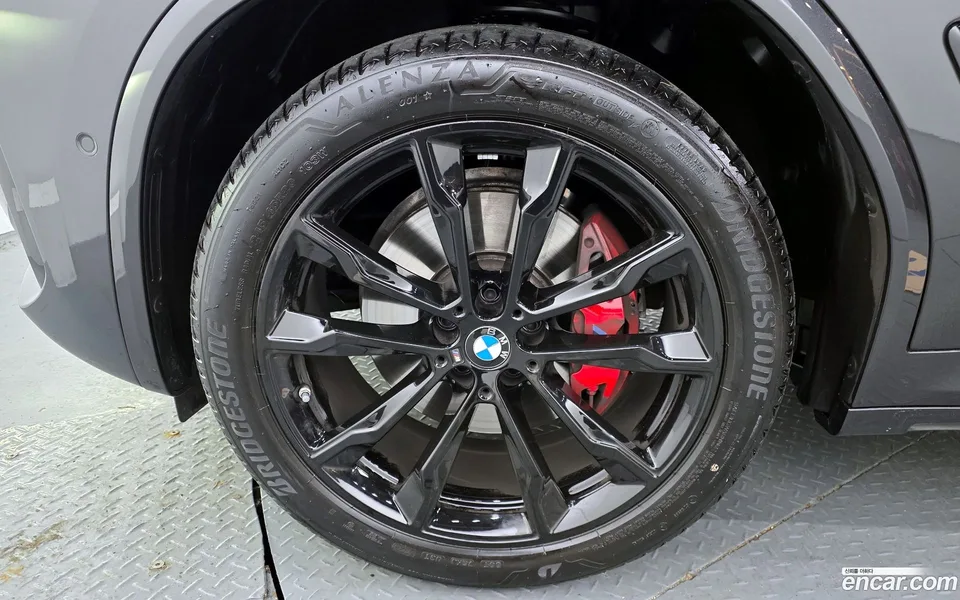 BMW X4 xDrive20i M 2025 — миниатюра 2