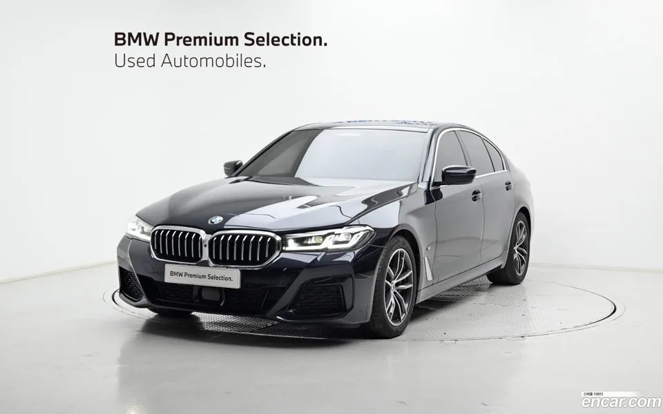 BMW 5 Series 520i M 2023 — фото 1, купить с доставкой в Москву