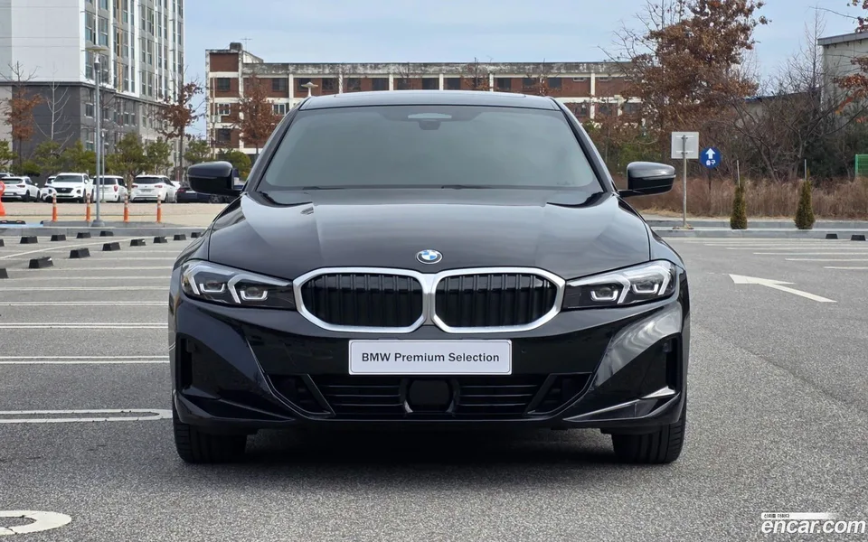BMW 3 Series 320i 2025 — thumbnail 3