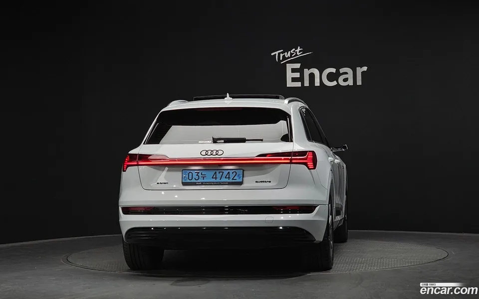 Audi e-tron 55 2023 — миниатюра 4
