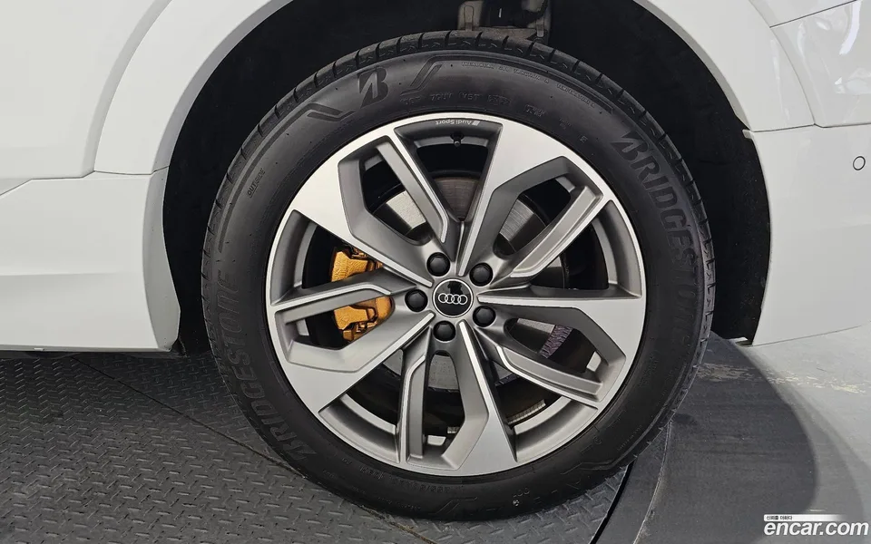 Audi e-tron 55 2023 — миниатюра 5