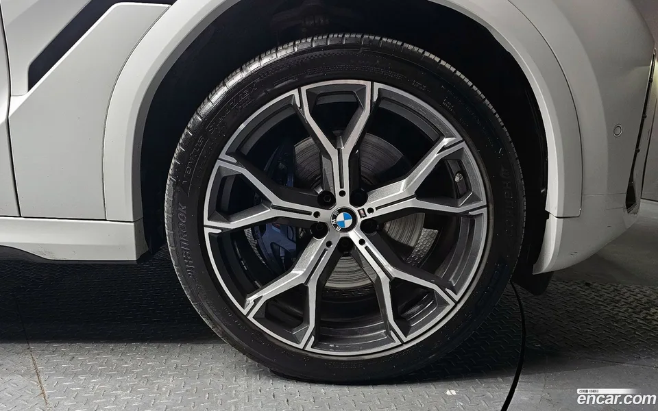 BMW X6 xDrive30d M 2024 — миниатюра 2