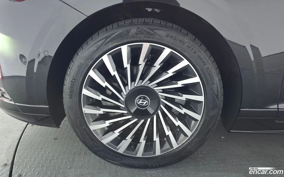 Hyundai Grandeur Hybrid 2023 — миниатюра 2