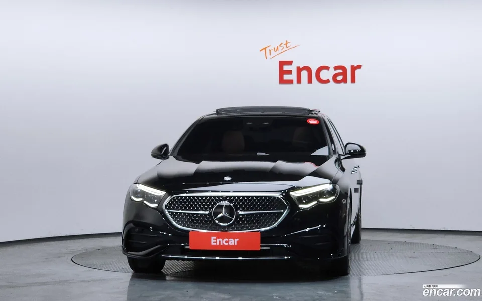 Mercedes-Benz E-Class E300 4MATIC AMG Line 2025 — миниатюра 3