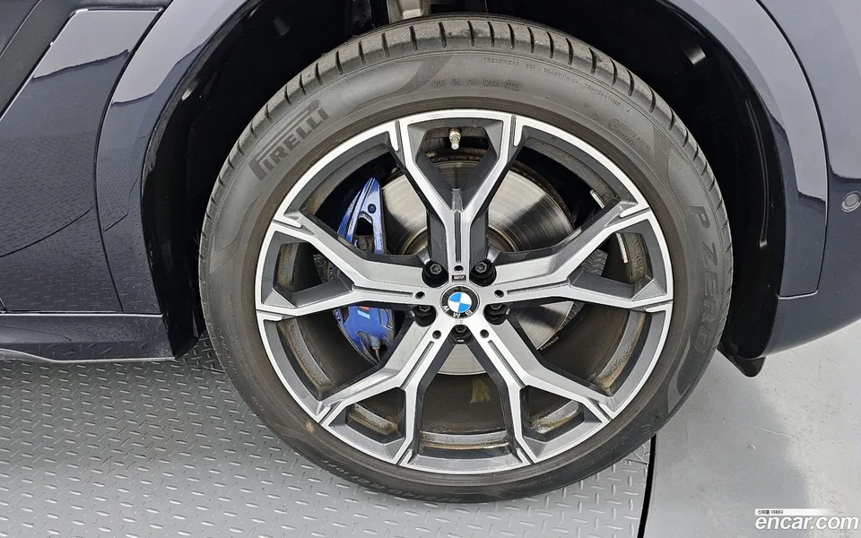BMW X6 xDrive30d M 2023 — миниатюра 2