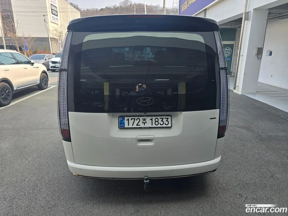 Hyundai Staria 4WD 7 2025 — миниатюра 4