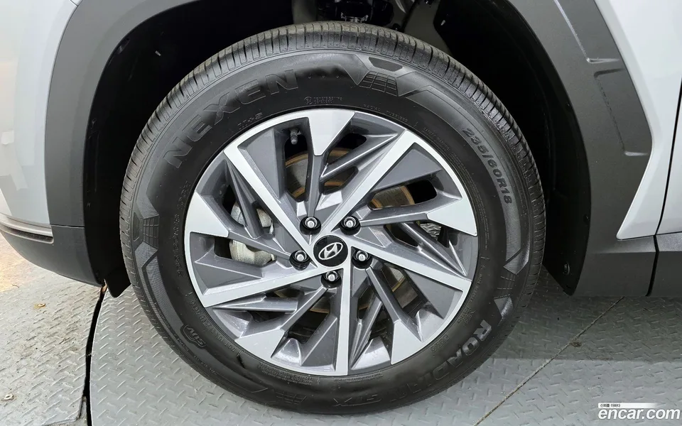 Hyundai Tucson 2.0 2WD 2023 — миниатюра 5