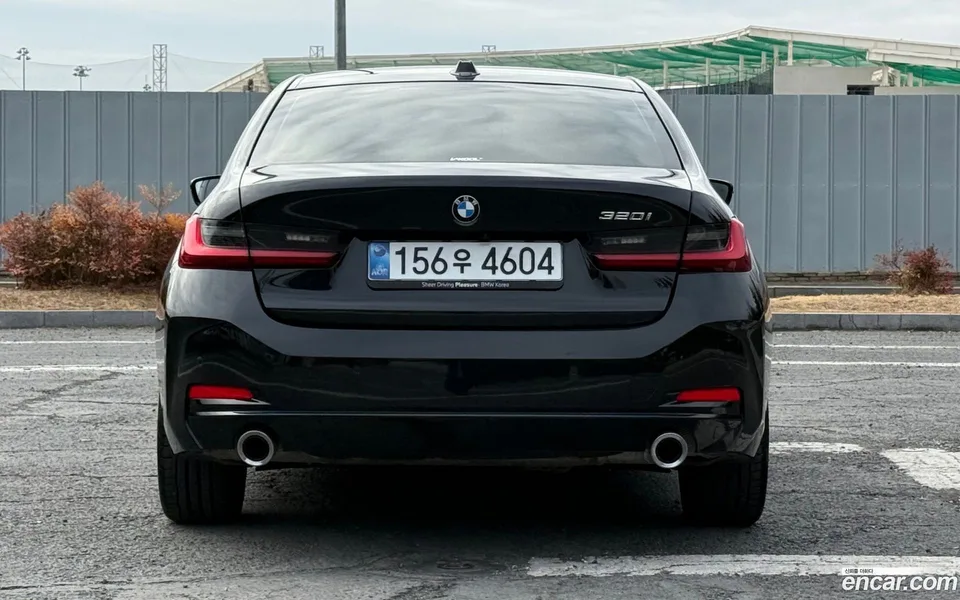 BMW 3 Series 320i 2025 — миниатюра 4