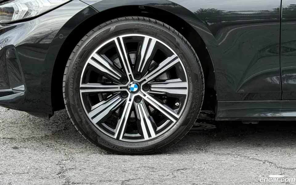 BMW 3 Series 320i 2025 — миниатюра 5