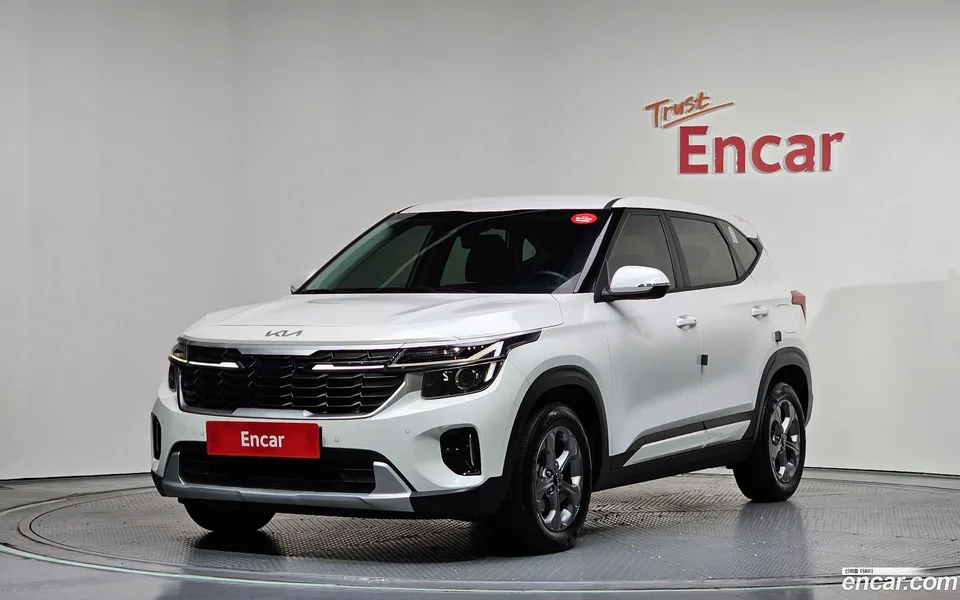Kia Seltos 2.0 2WD 2024 — фото 1, купить с доставкой в Москву