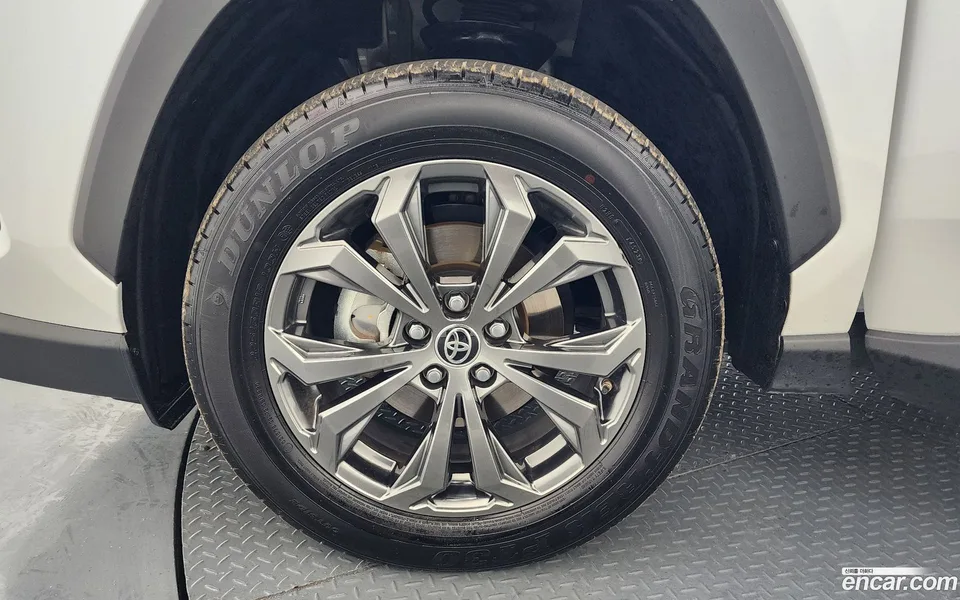 Toyota RAV4 2.5 4WD LTD 2023 — миниатюра 5