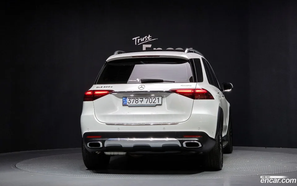 Mercedes-Benz GLE-Class GLE300d 4MATIC 2024 — миниатюра 4