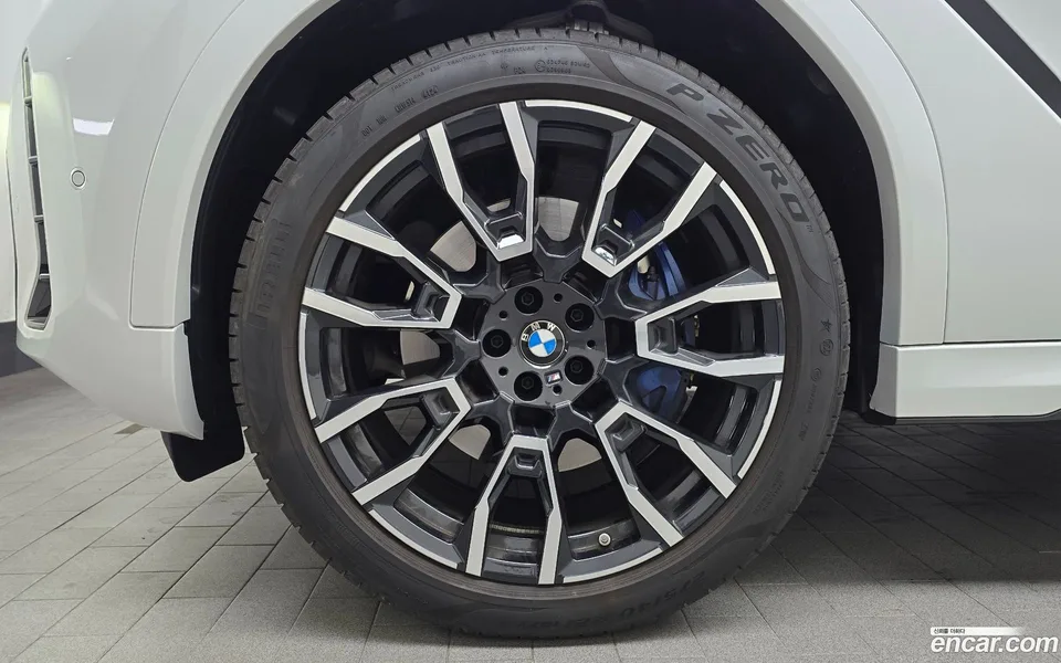 BMW X6 xDrive40i M 2025 — миниатюра 2