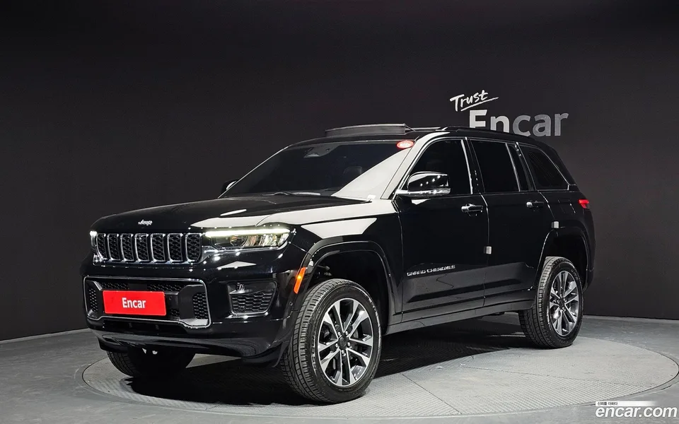 Jeep Grand Cherokee 3.6 2023 — фото 1, купить с доставкой в Москву