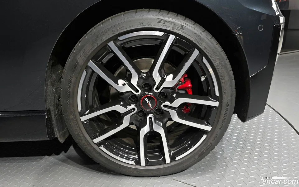 MINI Cooper Electric JCW 2025 — миниатюра 2