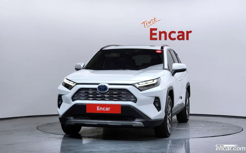 Toyota RAV4 2.5 4WD LTD 2023 — миниатюра 3